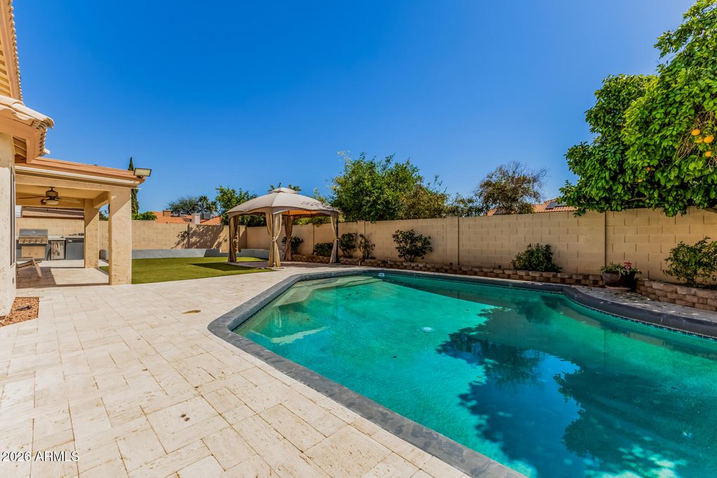 Image 39 of property listing at 3611 E KRISTAL Way, Phoenix, AZ 85050