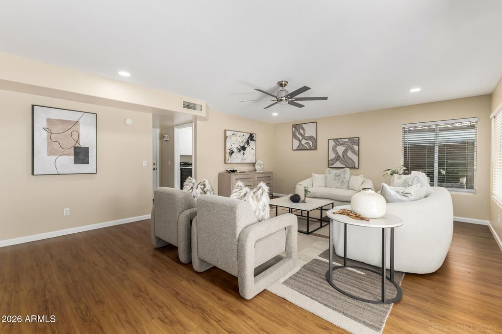 Image 7 of property listing at 3611 E KRISTAL Way, Phoenix, AZ 85050