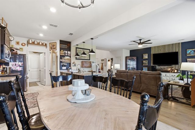 112 Saloon Cove E, Newark, TX 76071