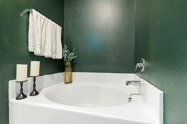 112 Saloon Cove E, Newark, TX 76071