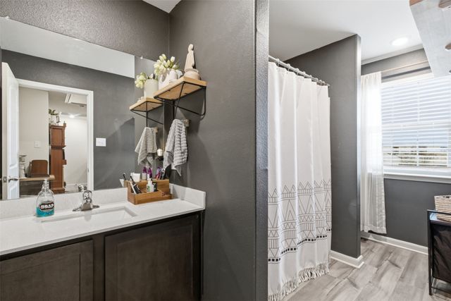 112 Saloon Cove E, Newark, TX 76071