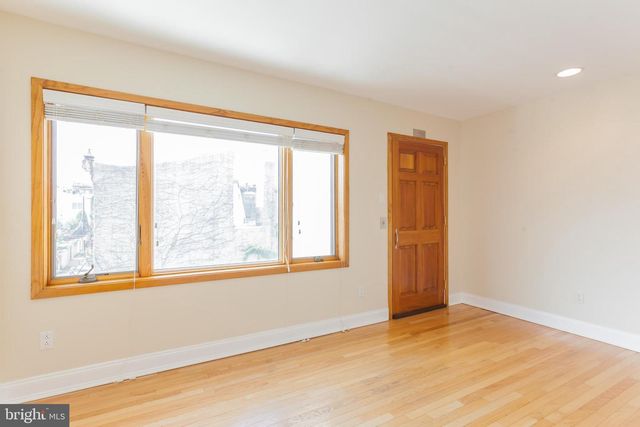 730 S FRONT ST, Philadelphia, PA 19147