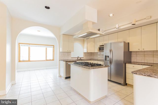 730 S FRONT ST, Philadelphia, PA 19147