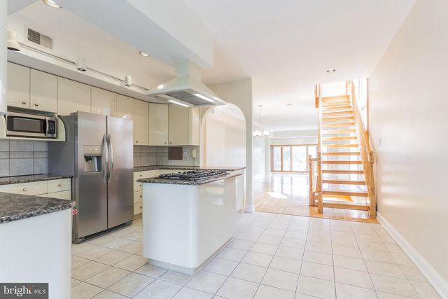 730 S FRONT ST, Philadelphia, PA 19147