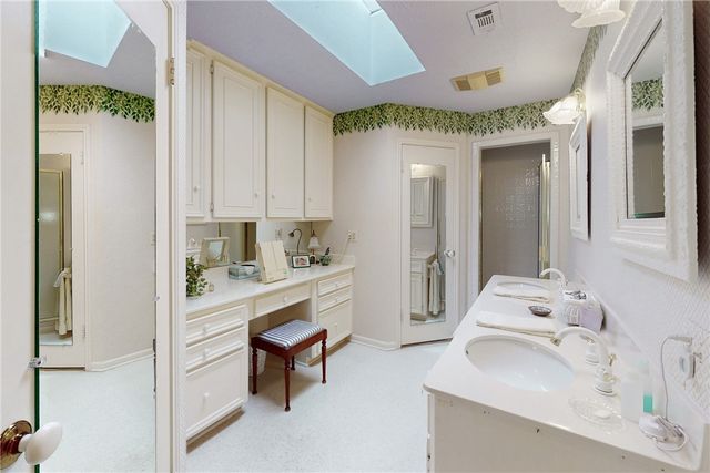 1509 Brook Hollow Drive, Bryan, TX 77802