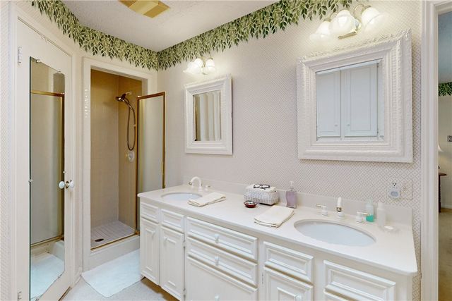 1509 Brook Hollow Drive, Bryan, TX 77802