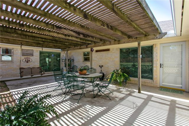 1509 Brook Hollow Drive, Bryan, TX 77802