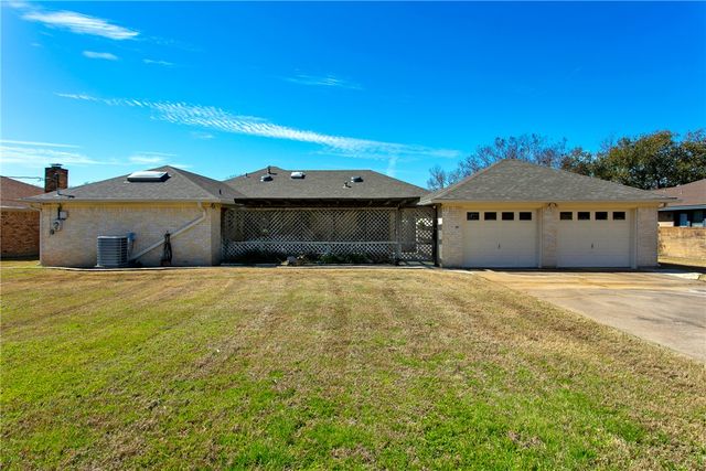 1509 Brook Hollow Drive, Bryan, TX 77802