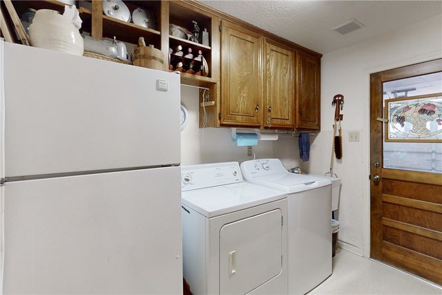 1509 Brook Hollow Drive, Bryan, TX 77802