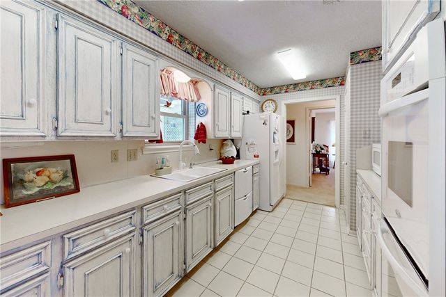 1509 Brook Hollow Drive, Bryan, TX 77802