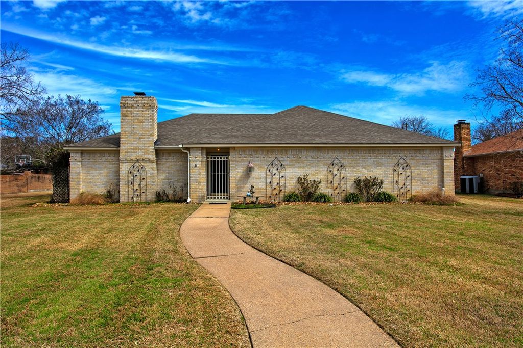 1509 Brook Hollow Drive, Bryan, TX 77802