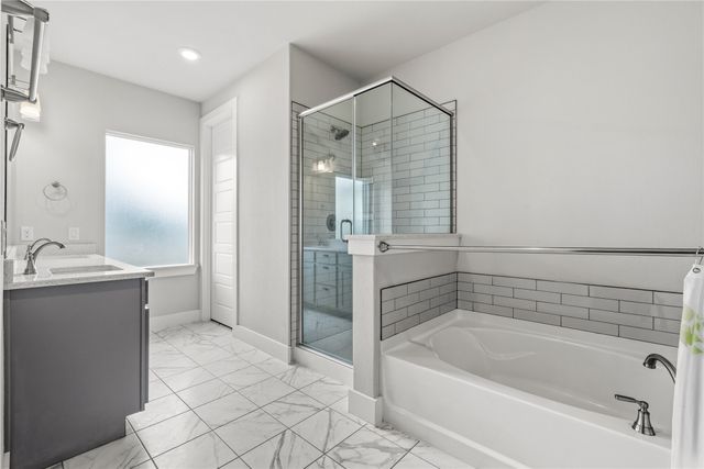 411 W Harwood Rd, Euless, TX 76039