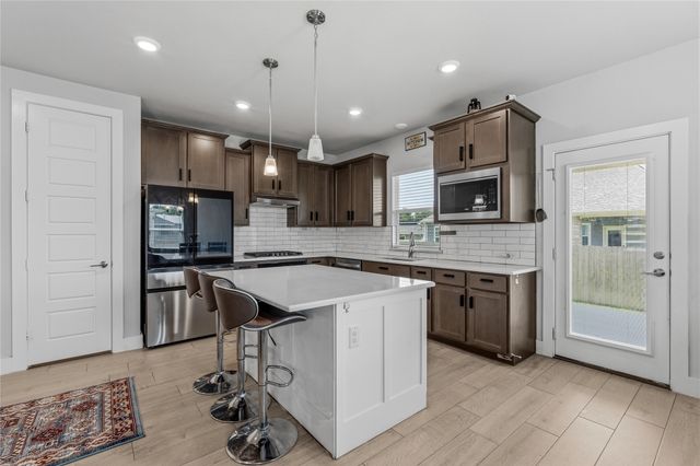 411 W Harwood Rd, Euless, TX 76039