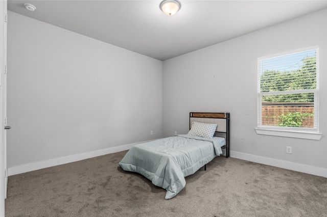 411 W Harwood Rd, Euless, TX 76039