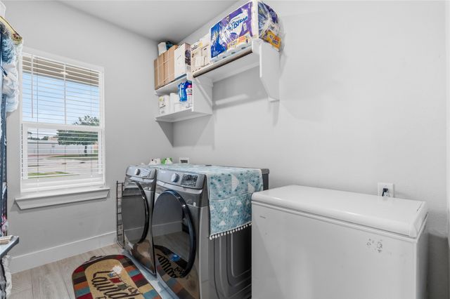 411 W Harwood Rd, Euless, TX 76039