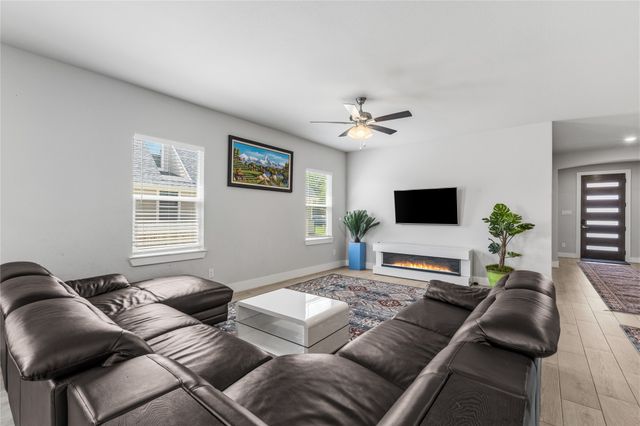 411 W Harwood Rd, Euless, TX 76039