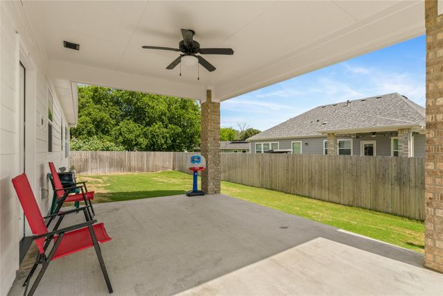 411 W Harwood Rd, Euless, TX 76039