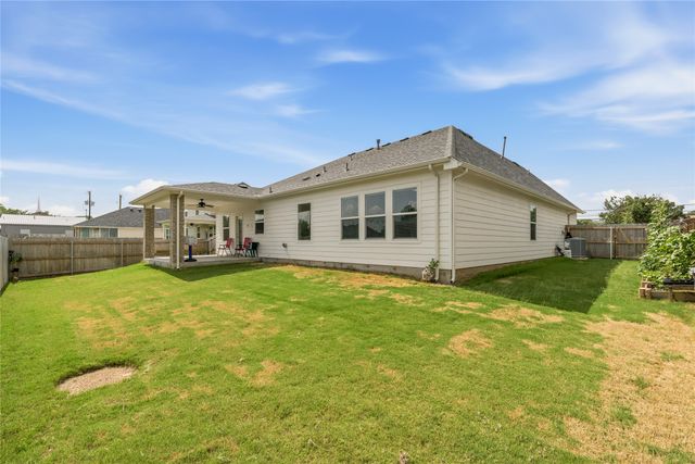 411 W Harwood Rd, Euless, TX 76039