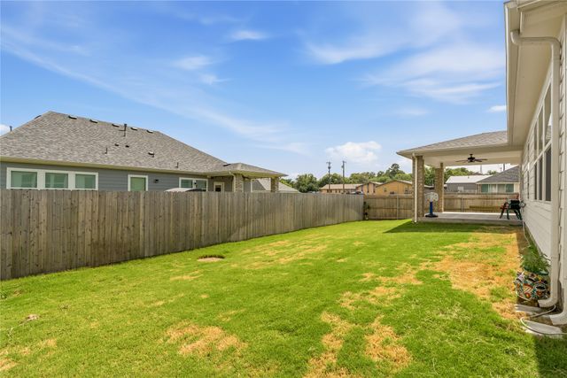 411 W Harwood Rd, Euless, TX 76039
