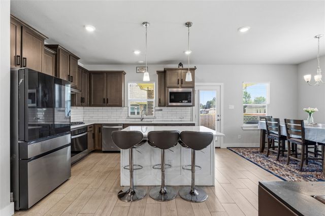 411 W Harwood Rd, Euless, TX 76039