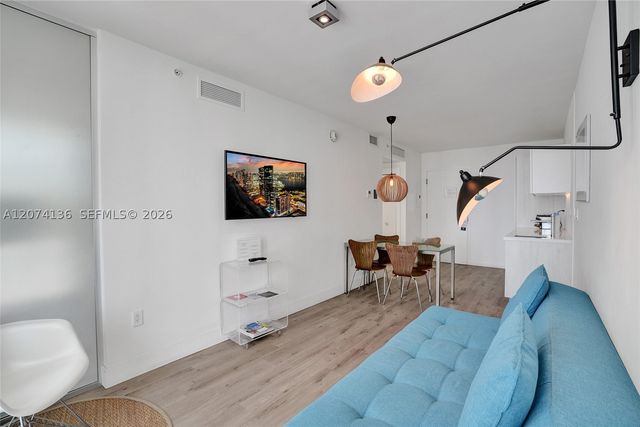6080 Collins Ave 520, Miami Beach, FL 33140