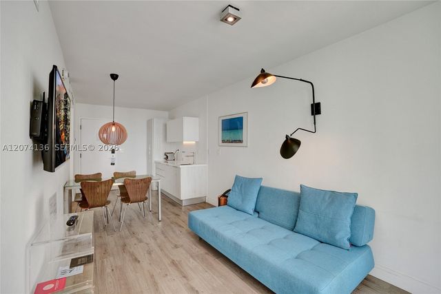 6080 Collins Ave 520, Miami Beach, FL 33140
