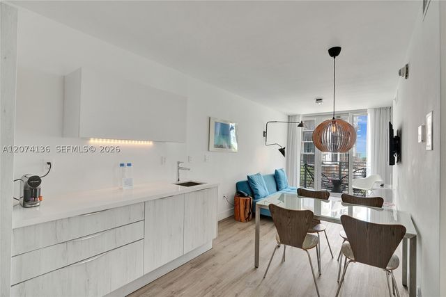 6080 Collins Ave 520, Miami Beach, FL 33140