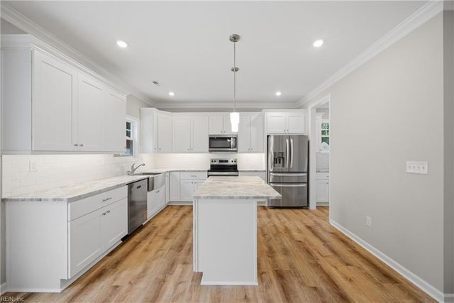 3620 Parr LN, Chesapeake, VA 23323