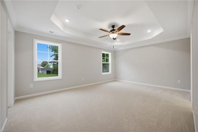 3620 Parr LN, Chesapeake, VA 23323