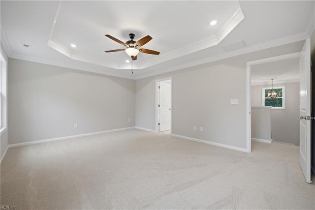 3620 Parr LN, Chesapeake, VA 23323