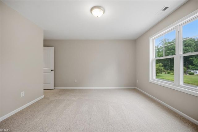 3620 Parr LN, Chesapeake, VA 23323