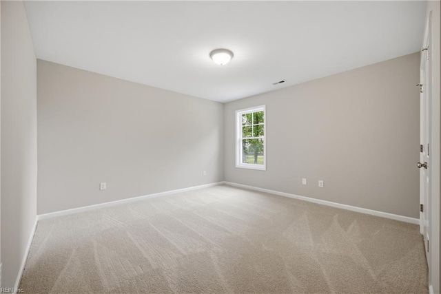 3620 Parr LN, Chesapeake, VA 23323