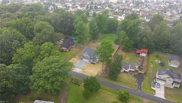 3620 Parr LN, Chesapeake, VA 23323