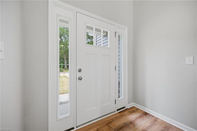 3620 Parr LN, Chesapeake, VA 23323