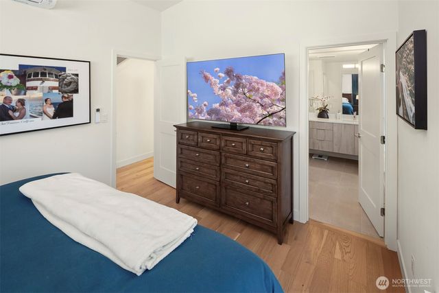 4104 Leary Way NW, Seattle, WA 98107