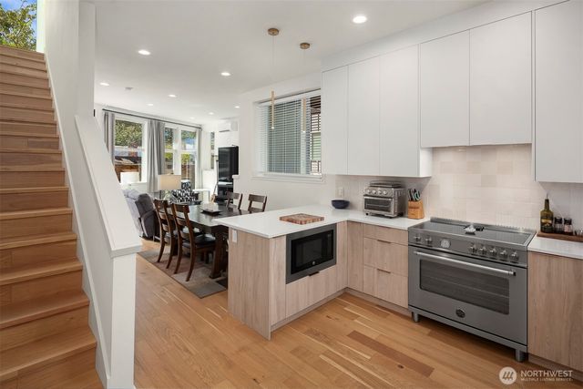 4104 Leary Way NW, Seattle, WA 98107