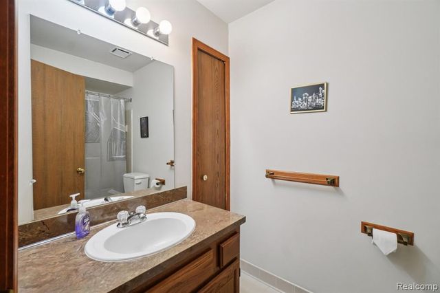 2311 Heritage Pointe Drive, Sterling Heights, MI 48314