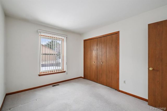 2311 Heritage Pointe Drive, Sterling Heights, MI 48314