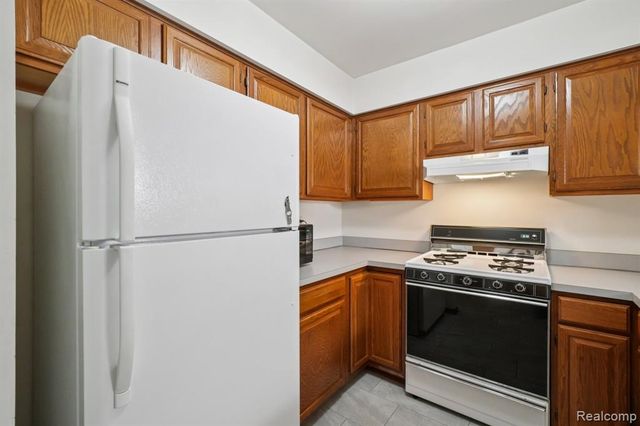 2311 Heritage Pointe Drive, Sterling Heights, MI 48314