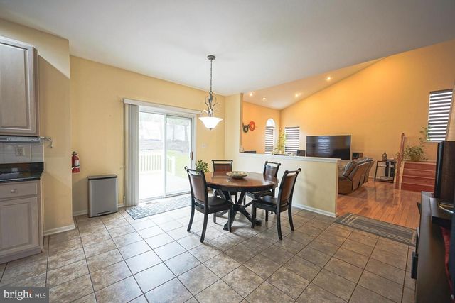 11 EXTON CIR, Cherry Hill, NJ 08003
