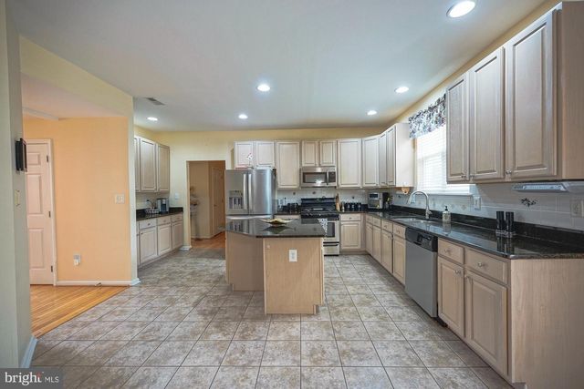 11 EXTON CIR, Cherry Hill, NJ 08003