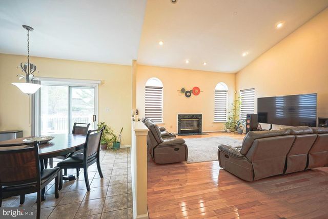 11 EXTON CIR, Cherry Hill, NJ 08003