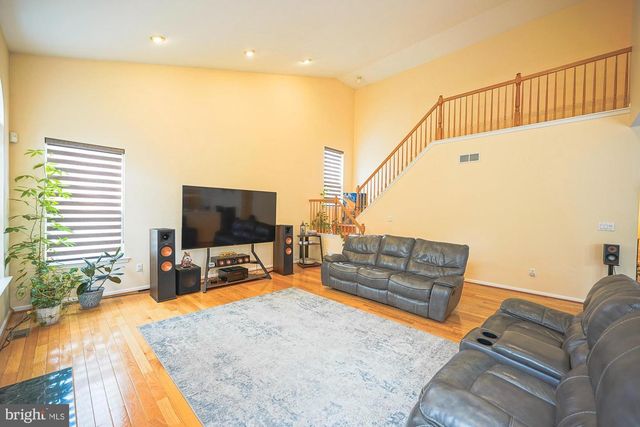 11 EXTON CIR, Cherry Hill, NJ 08003