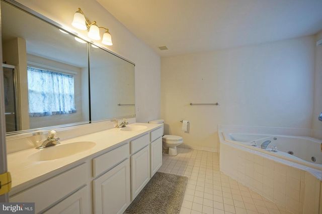 11 EXTON CIR, Cherry Hill, NJ 08003