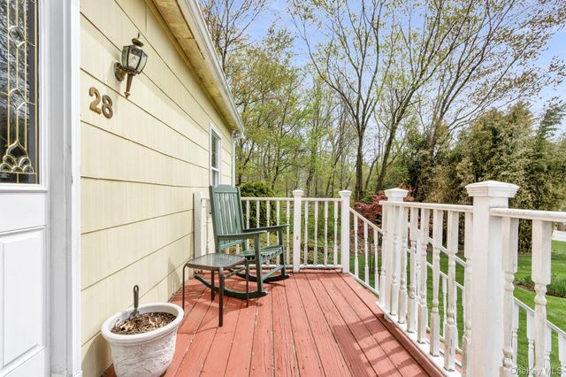 28 Partridge Lane, Putnam Valley, NY 10579