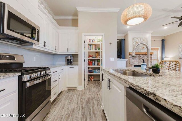 112 Serenity Lane, Pearl, MS 39208