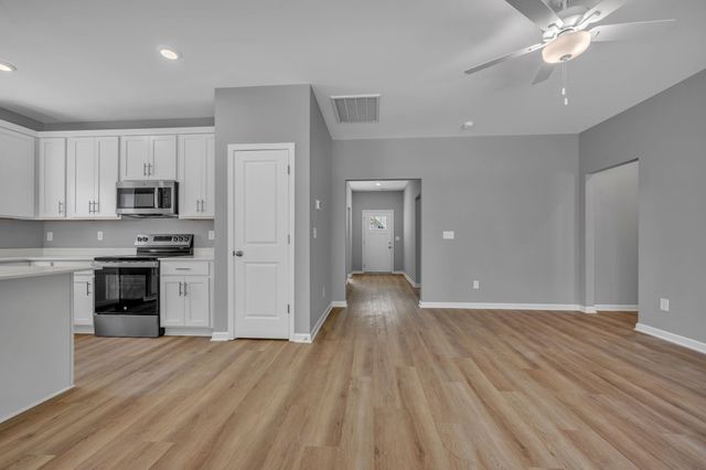 209 E Quail Hollow Way, Dickson, TN 37055
