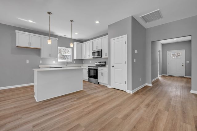 209 E Quail Hollow Way, Dickson, TN 37055