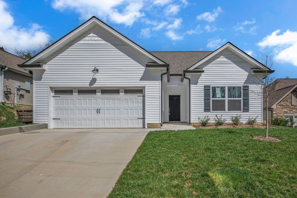 209 E Quail Hollow Way, Dickson, TN 37055