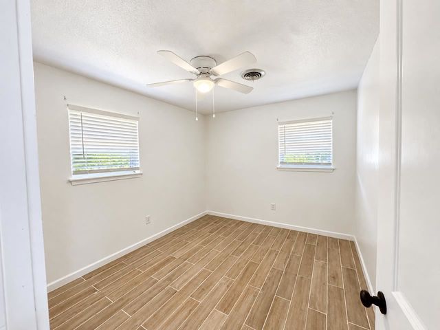 4603 SE Ellsworth Cir, Lawton, OK 73501